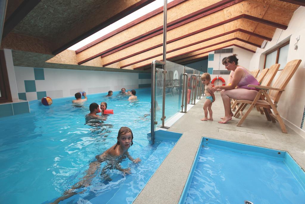 Hotel Camping Oase Praha Zlatníky Exterior foto